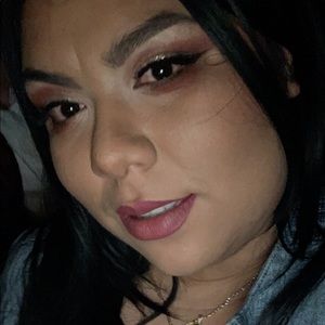 Meet your Posher, Daniela